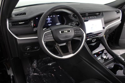 2027 Jeep Grand Cherokee Laredo Altitude