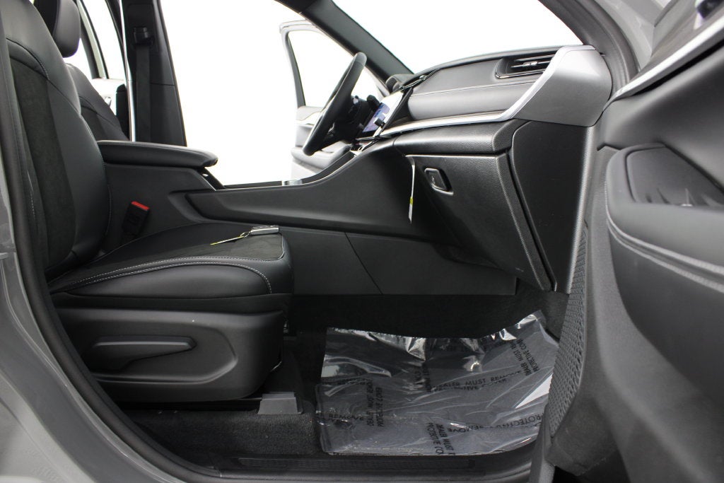 2027 Jeep Grand Cherokee Laredo Altitude