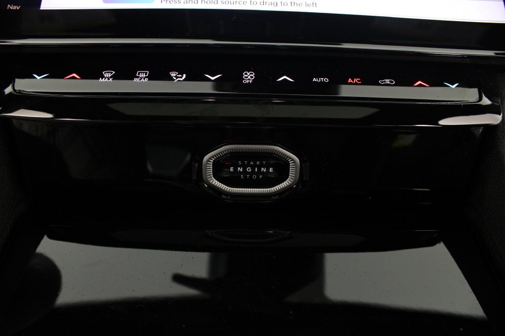 2027 Jeep Grand Cherokee Laredo Altitude