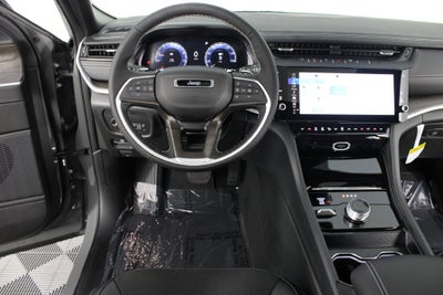 2027 Jeep Grand Cherokee Laredo Altitude