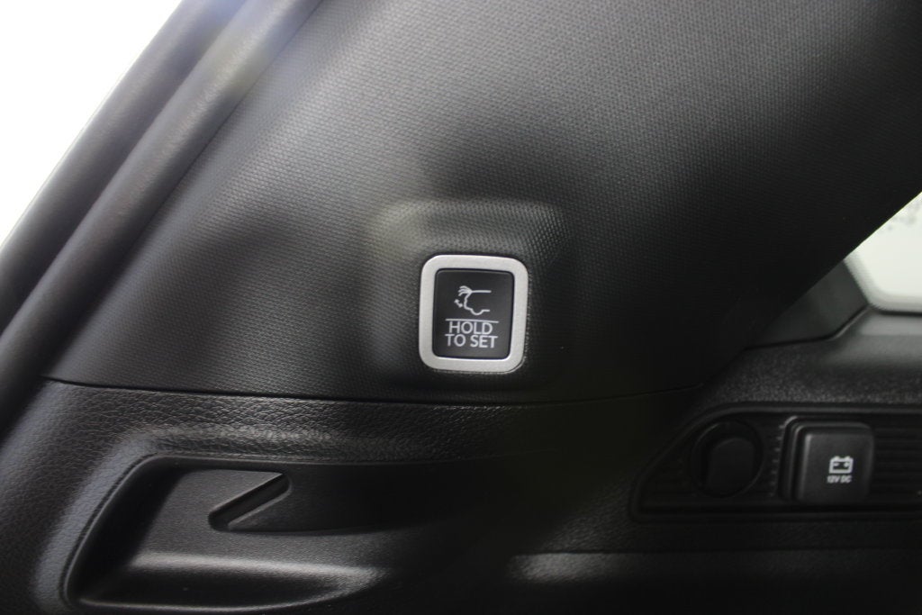 2027 Jeep Grand Cherokee Laredo Altitude