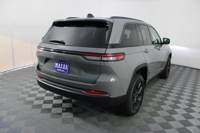2027 Jeep Grand Cherokee Laredo Altitude