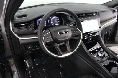 2027 Jeep Grand Cherokee Laredo Altitude
