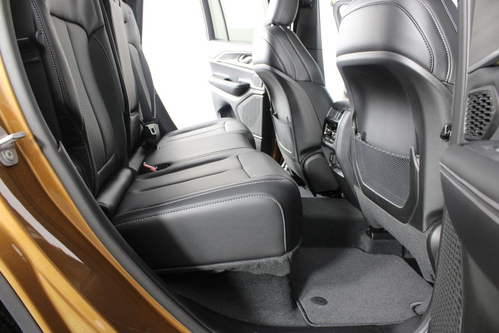 2027 Jeep Grand Cherokee Limited Reserve