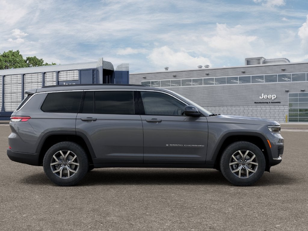 2027 Jeep Grand Cherokee L Laredo