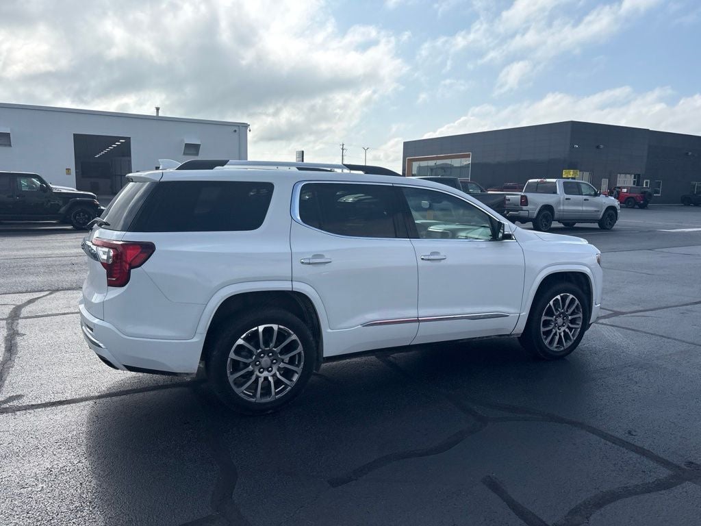 2023 GMC Acadia Denali