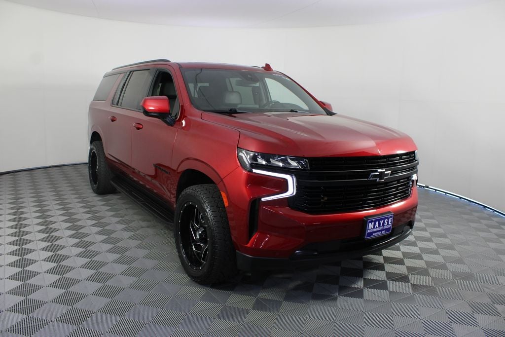 2023 Chevrolet Suburban RST