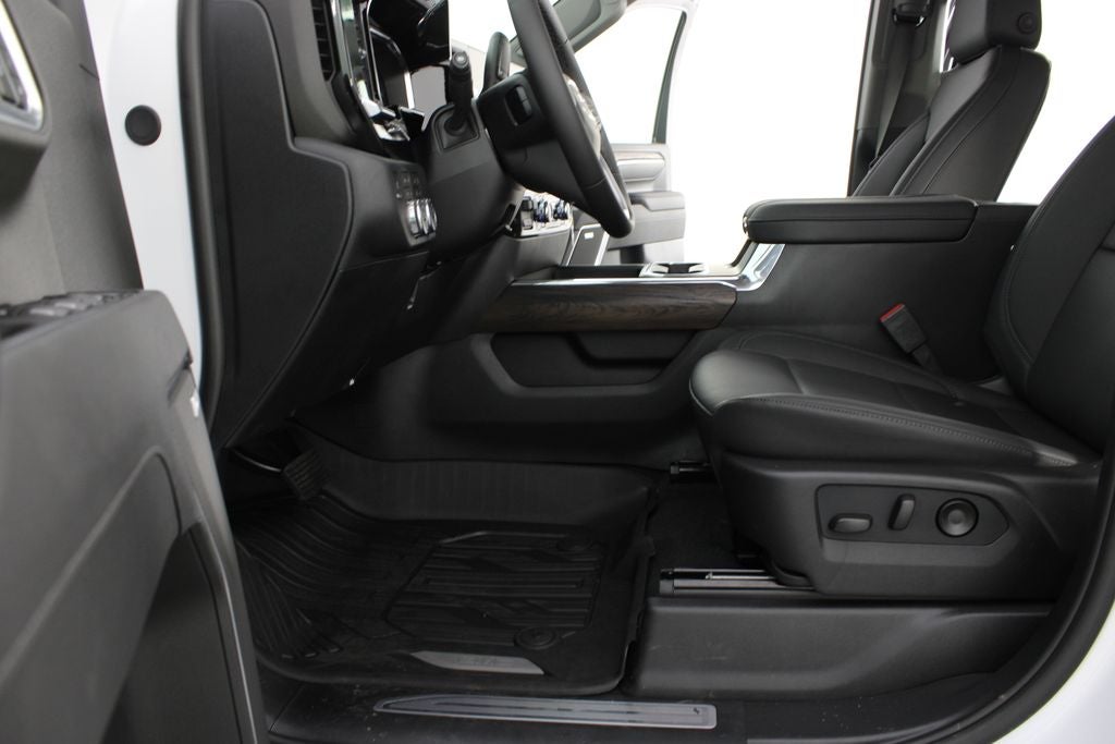 2026 GMC Sierra 2500HD SLT