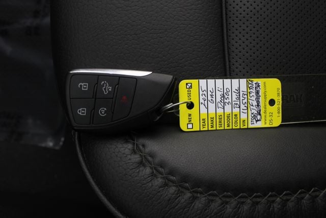 2025 GMC Sierra 3500HD Denali