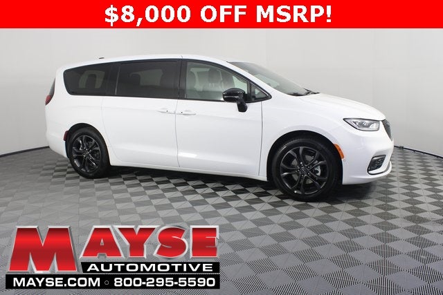 2026 Chrysler Pacifica Select