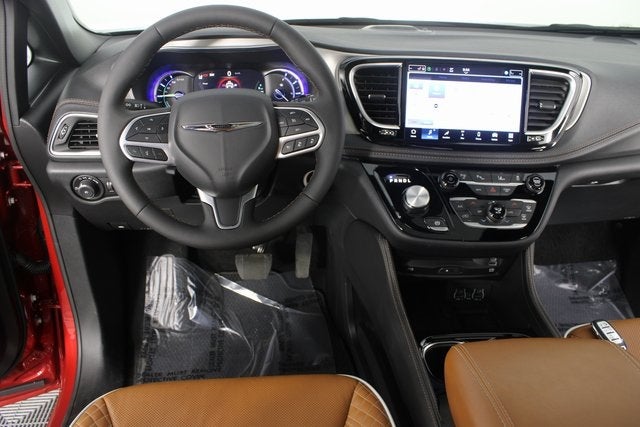 2025 Chrysler Pacifica Hybrid Pinnacle