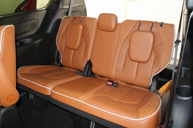 2025 Chrysler Pacifica Hybrid Pinnacle