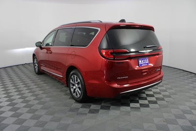 2025 Chrysler Pacifica Hybrid Pinnacle