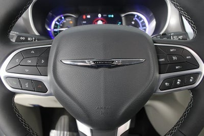 2024 Chrysler Pacifica Hybrid Select