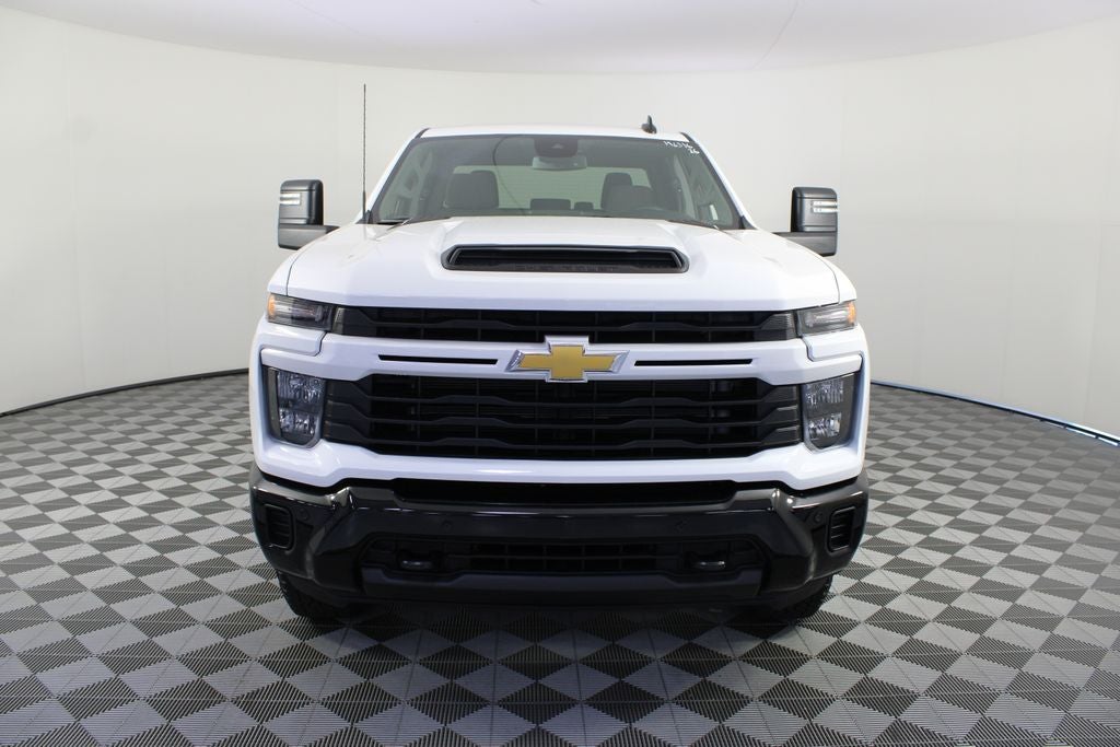 2026 Chevrolet Silverado 2500HD Custom